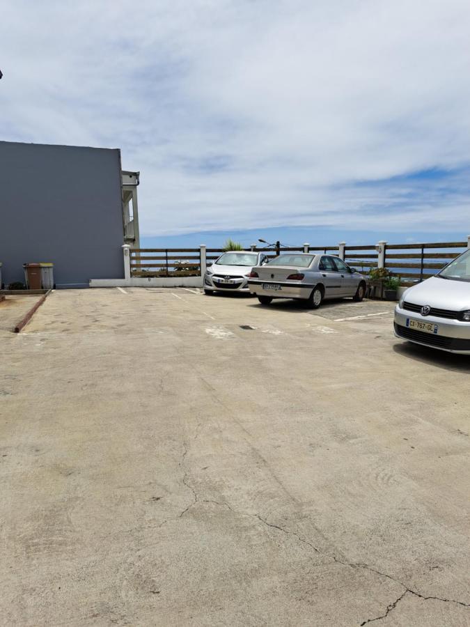 شقة Appart A La Res Andy Accueillant 1 A 5 Pers Arrive Autonome , 2 Places De Parking Dans La Cour Devant La Maison سان دوني المظهر الخارجي الصورة